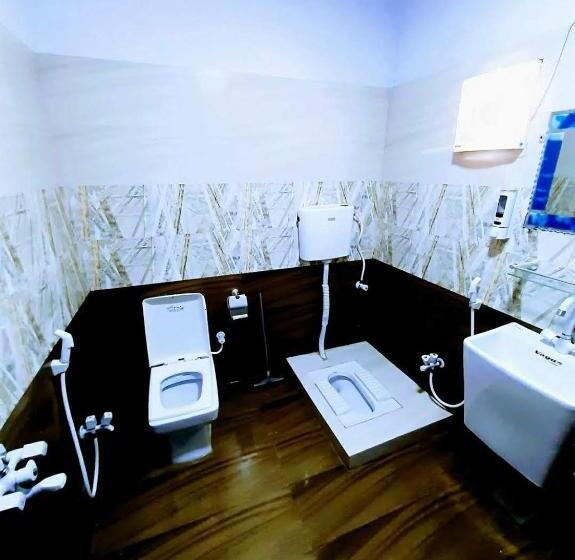 تختخواب و صبحانه Galaxy Inn