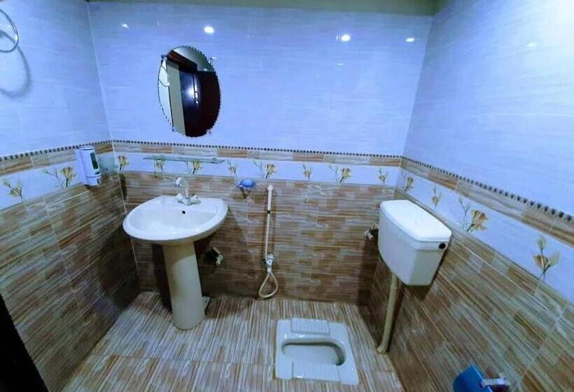 تختخواب و صبحانه Galaxy Inn