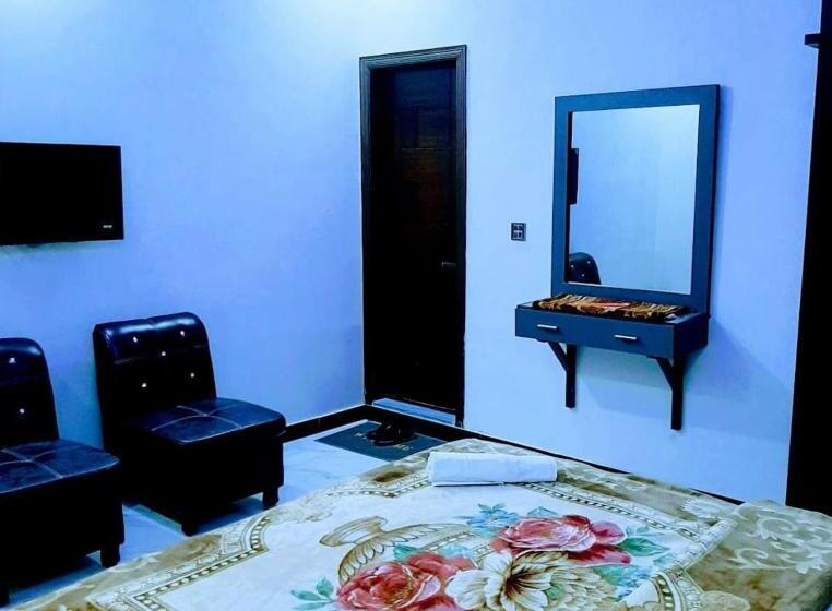 تختخواب و صبحانه Galaxy Inn