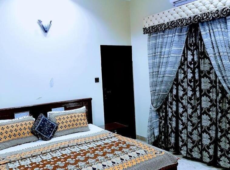 تختخواب و صبحانه Galaxy Inn