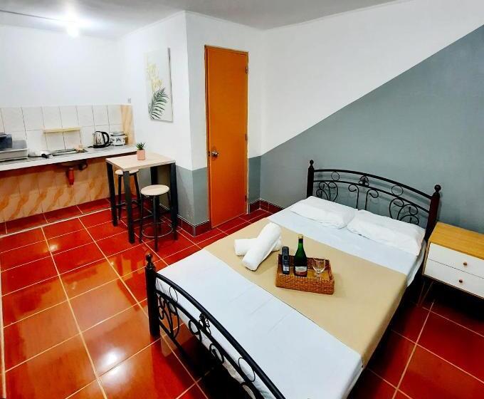 Hotel Càpsula Studio Type Unit   Host Homes Apitong
