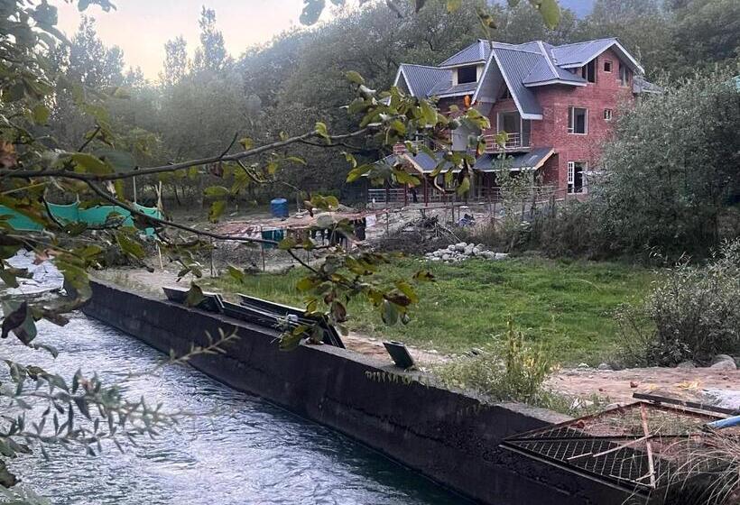 호텔 Marina Resort Pahalgam