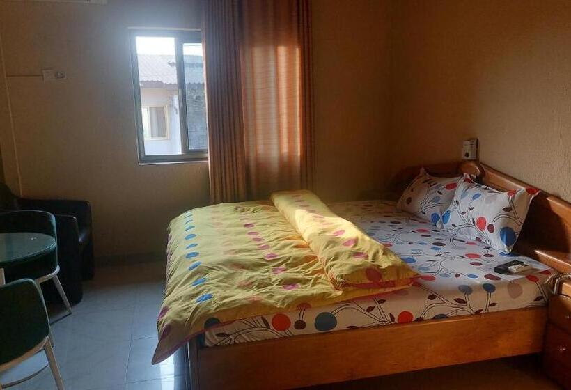 هتل La Chambre De Pat