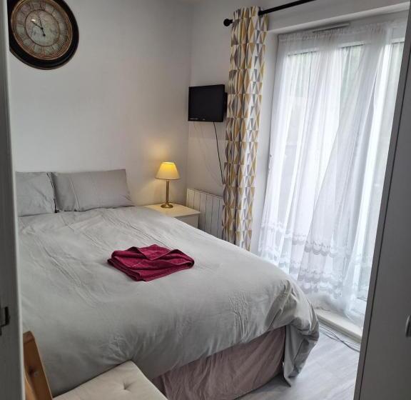 Пансион Deluxe Single Room Only For One Adult