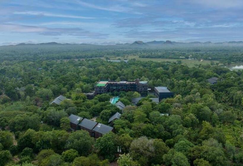 リゾートホテル Covanro Sigiriya   Brand New Luxury
