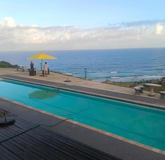 مبيت وإفطار Green Fields Hotel, Coffee Bay