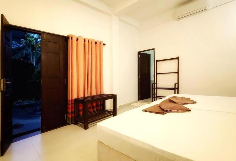 민박 Mirissa Marin Wall Villa Deluxe Double Room