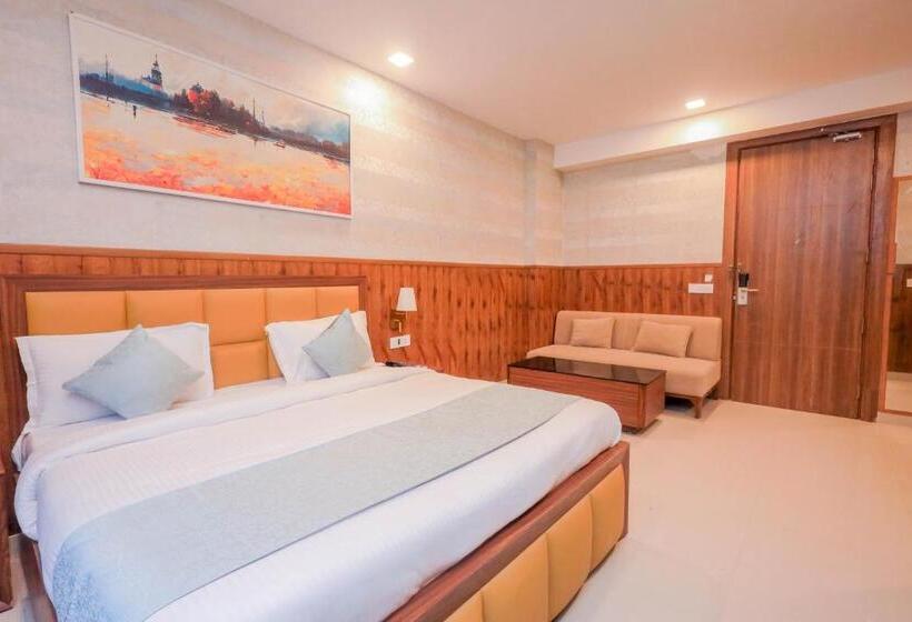 Clay Inn Hotel, Sohna Road, Sector 49, Gurugram