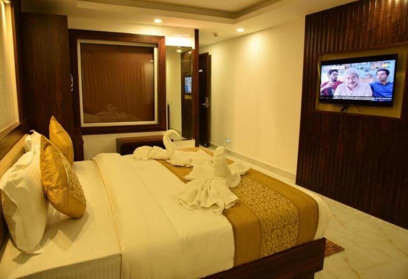 استراحتگاه De Falcon Beach Goa Candolim