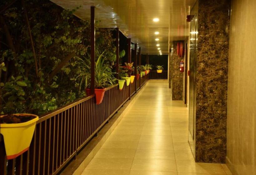 استراحتگاه De Falcon Beach Goa Candolim