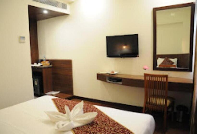 فندق Dev International, Chhindwara