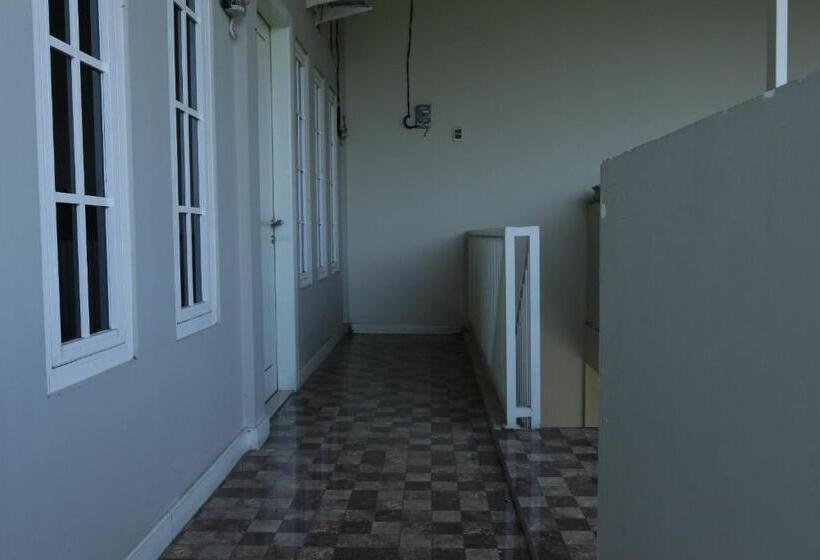 فندق Oyo 93203 Kost Eksklusif Syariah