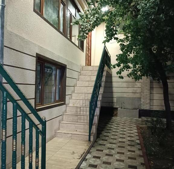Injir Hostel