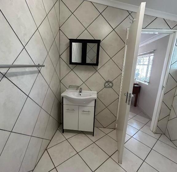 پانسیون 9 Wena Ave Guesthouse