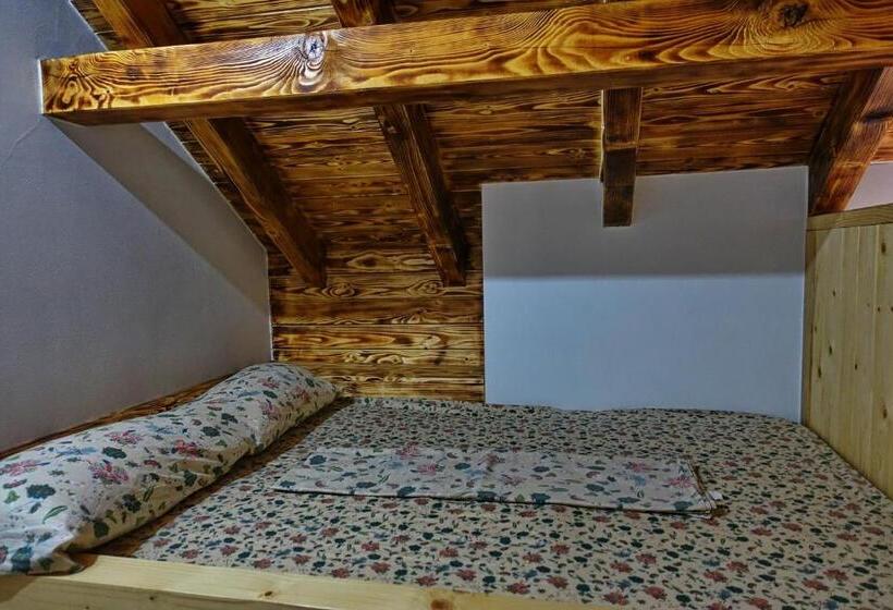 پانسیون Casia Guest House
