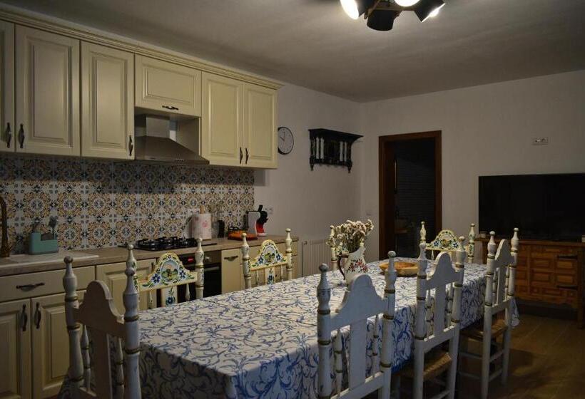 پانسیون Casia Guest House