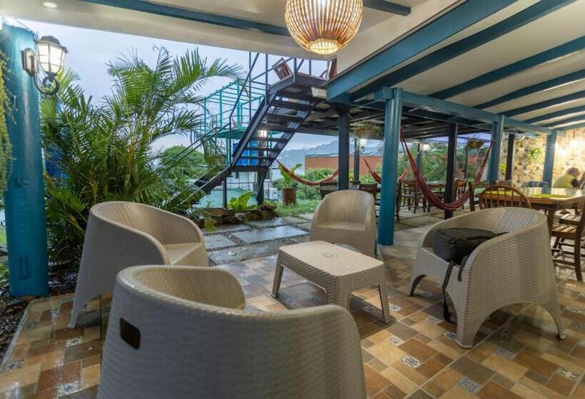 پانسیون Hostel Saltwater
