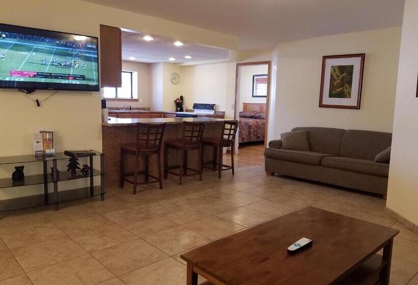 هتل Amber S Inn & Suites