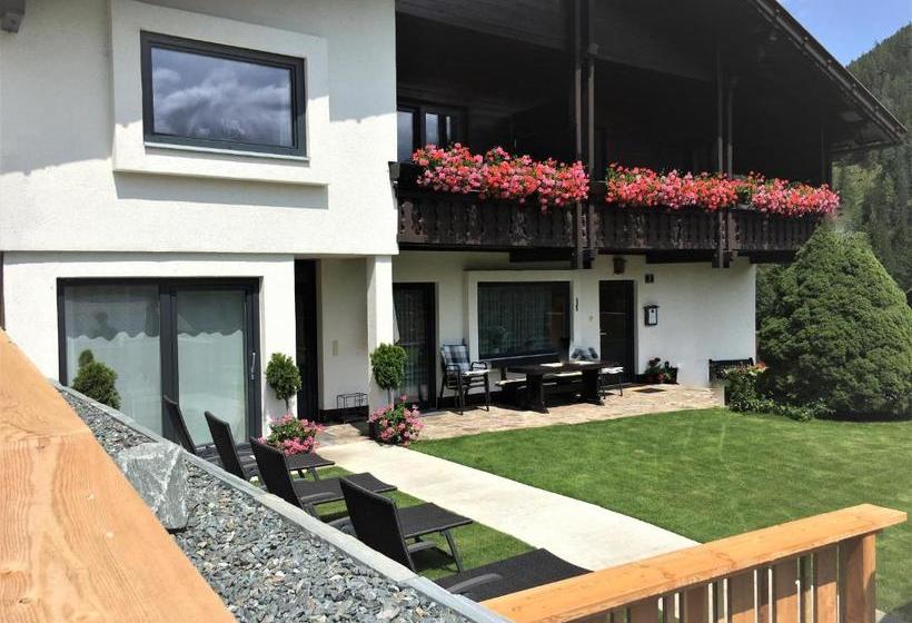 هتل Appartement Latschen Ferienhaus An Der Nockalmbahn