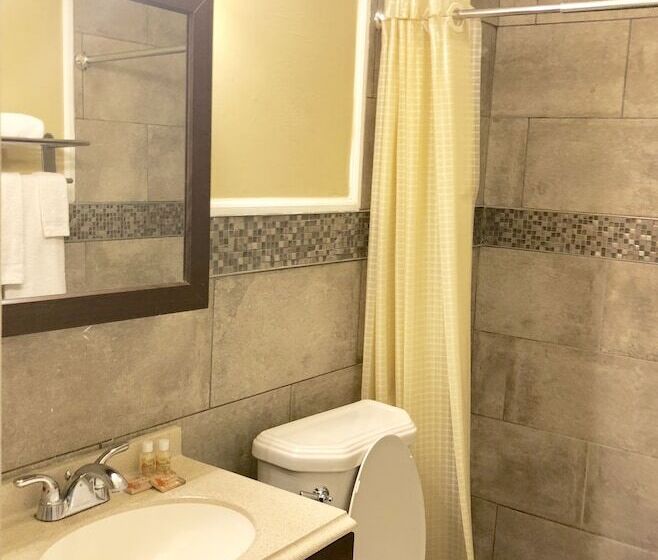 هتل Atlantis Inn   Tybee Island