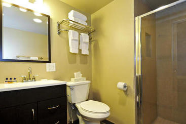 Bearfoot Inn - Clothing Optional Hotel For Gay Men