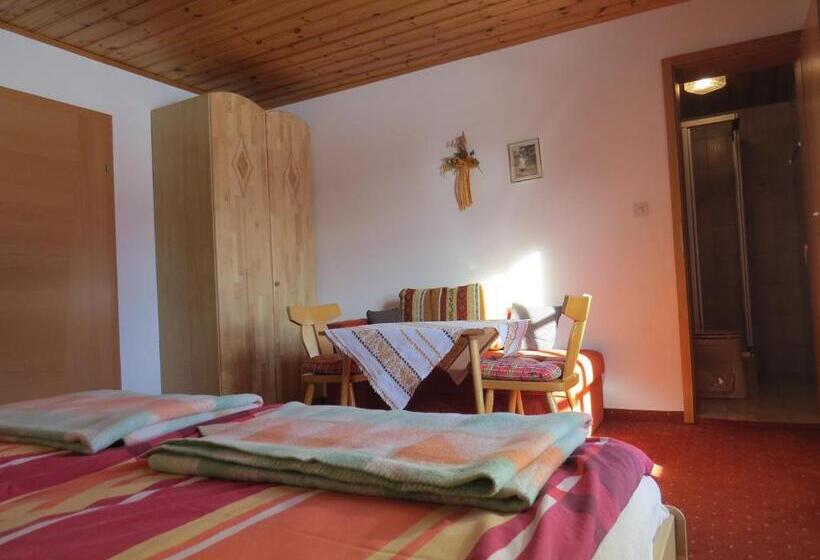 فندق Biohof Haus Wieser