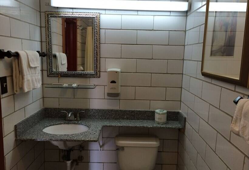 هتل Budget Inn   Scottsboro