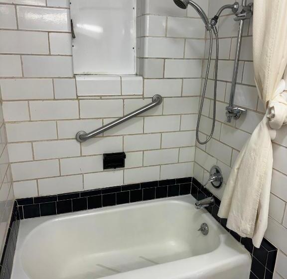 هتل Budget Inn   Scottsboro