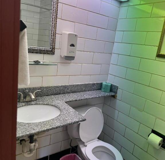 هتل Budget Inn Scottsboro