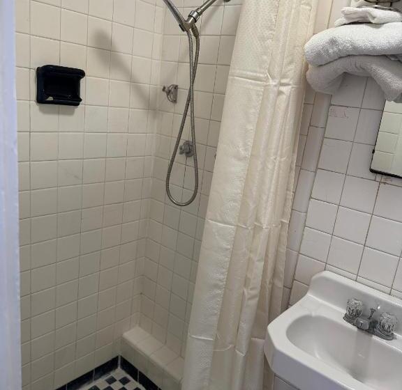 هتل Budget Inn   Scottsboro