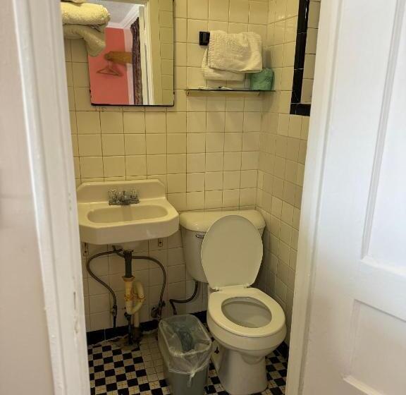 هتل Budget Inn   Scottsboro