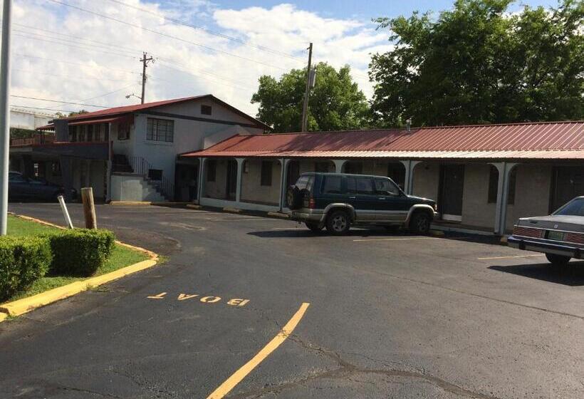 هتل Budget Inn   Scottsboro