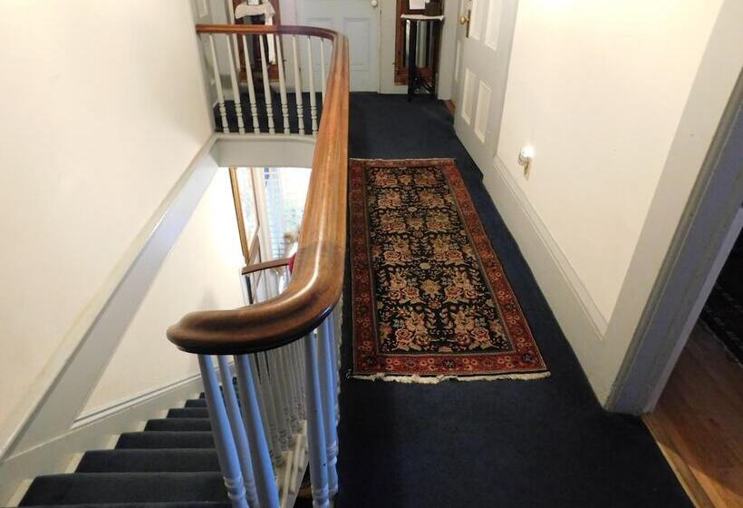 هتل Cliff Crest Inn