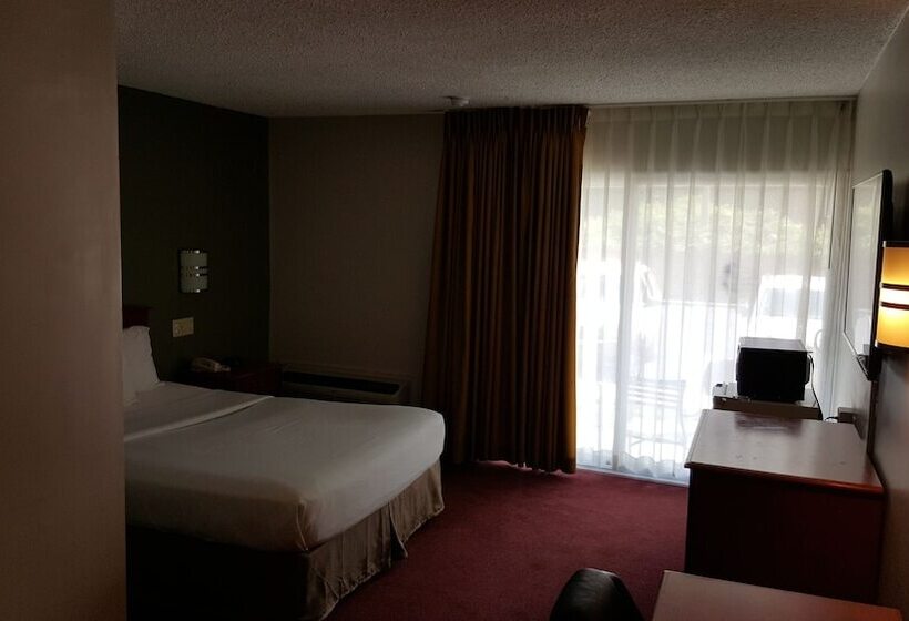 هتل Crystal Inn  Neptune