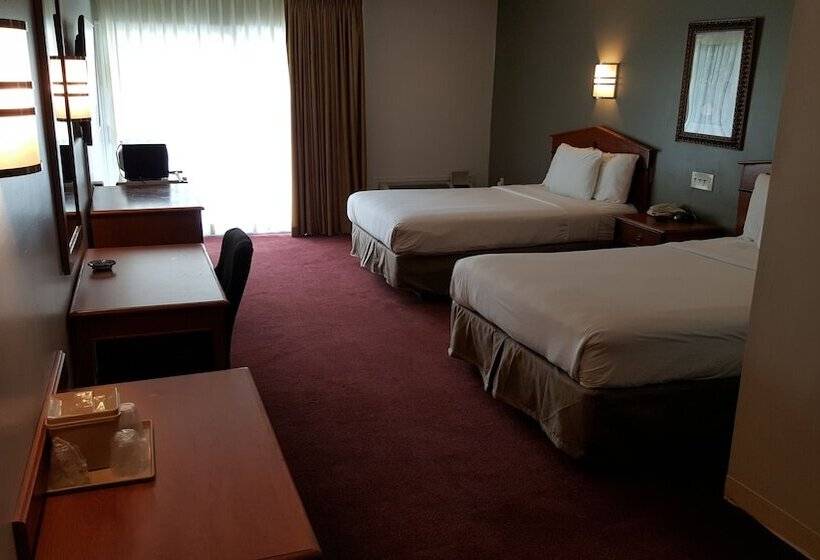 هتل Crystal Inn  Neptune