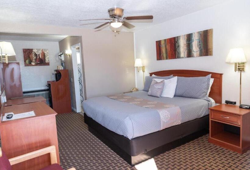 هتل Esquire Inn
