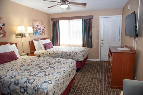هتل Esquire Inn