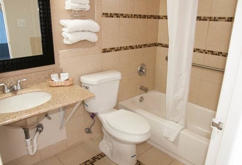 هتل Esquire Inn