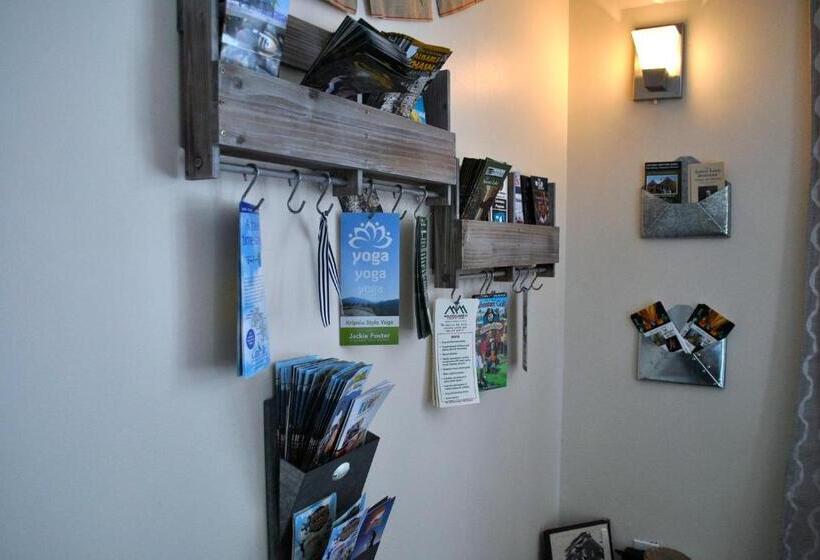 فندق Gauthier's Saranac Lake Inn