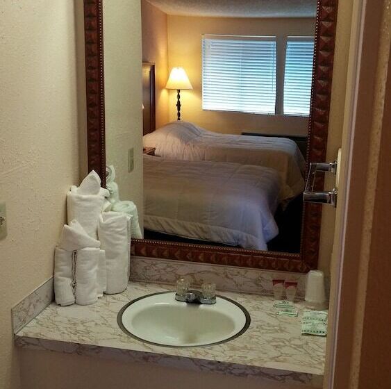 فندق Oceans Inn & Suites