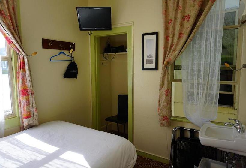 هتل Green Tortoise Hostel