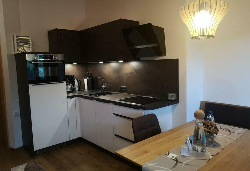 هتل Haus Kristall