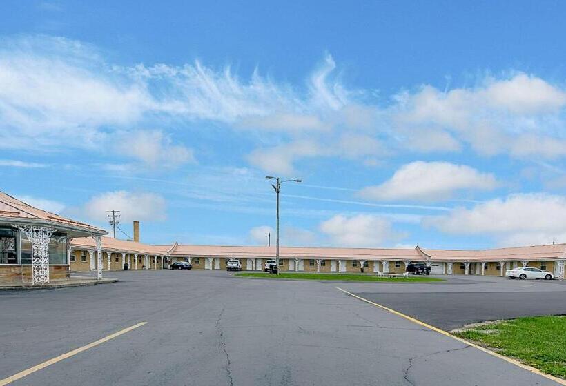 Отель Highway Inn