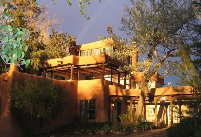 هتل Mabel Dodge Luhan House