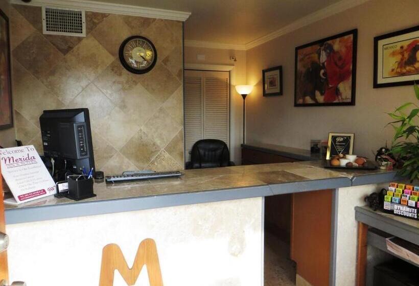 Отель Merida Inn And Suites