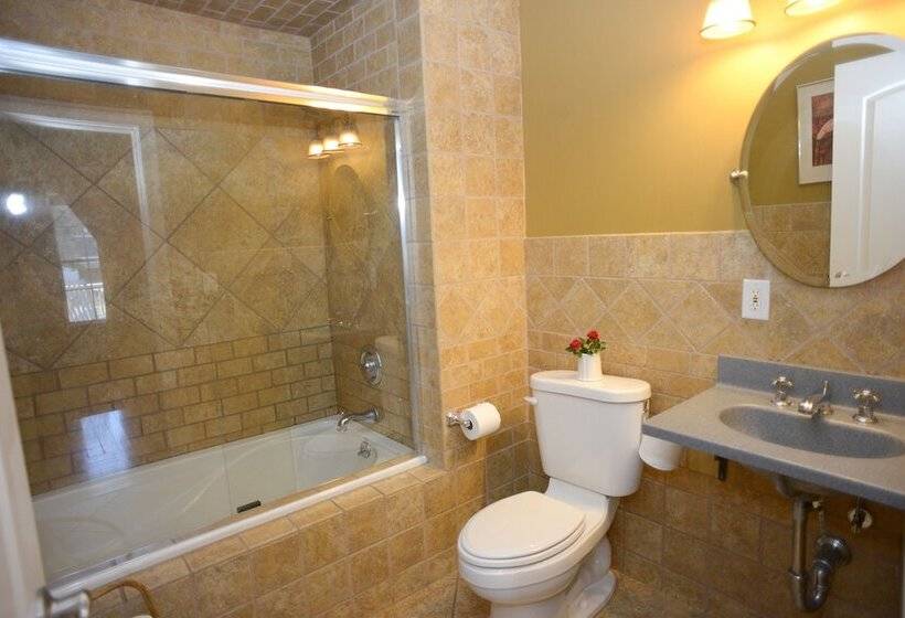 בית מלון כפרי Naomi's Inn Bed & Breakfast