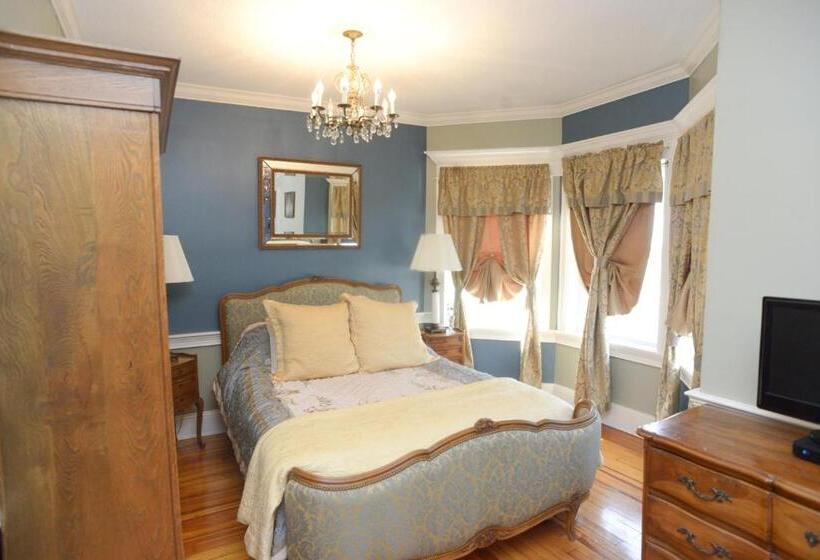 בית מלון כפרי Naomi's Inn Bed & Breakfast