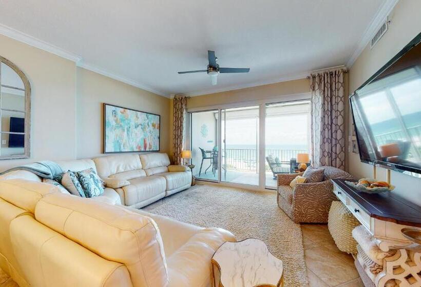 هتل Regency Isle 802