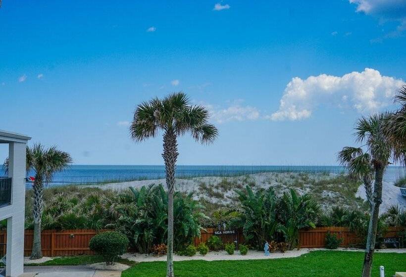 هتل Seahorse Oceanfront Inn