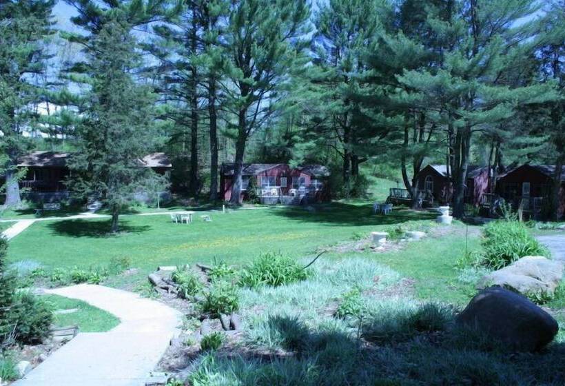 هتل Silver Spruce Resort